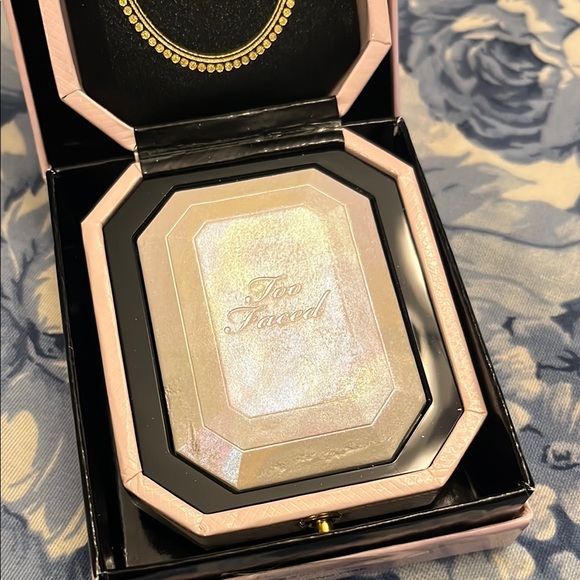 Too Faced Diamond Fire Highlighters - Picture 3 of 8